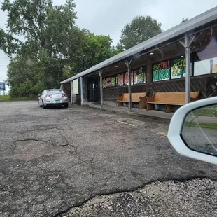 CLOSED ON MONDAYS- THEY NEED TO UPDATE HOURS. I DROVE 12 MILES TO THIS MIDDLE OF NOWHERE RESTAURANT.