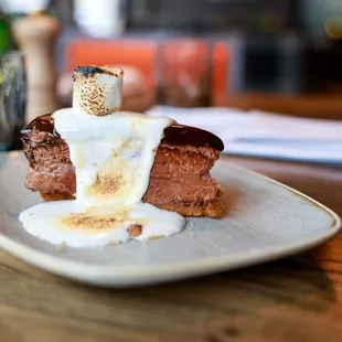 S'mores Mousse Cake