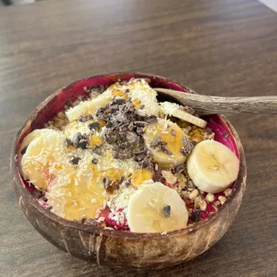 Pitaya bowl + Cacao nibs ($1 extra )