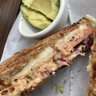 Spicy tuna melt