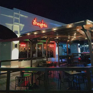 Outdoor/Indoor seating