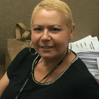 Mari F.