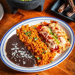 a plate of mexican food