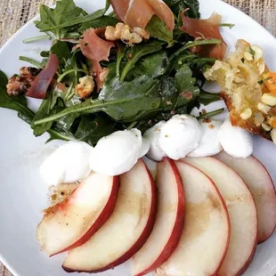 Peach Mozzarella &amp; Proscuitto Salad