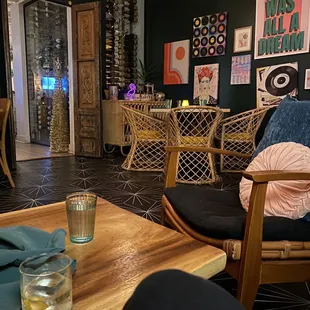 Restaurant and the fruity pebble drink.