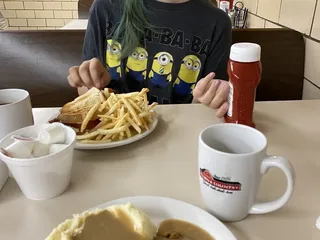 Kidron Town & Country Store Restaurant