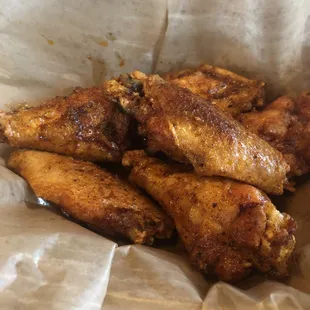 Nashville Hot Wings (and sandwich) now on menu.  Make you lips tingle