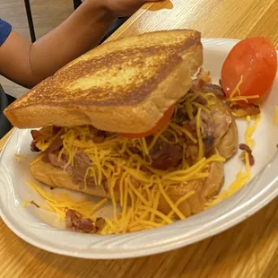 Pulled pork sandwich
