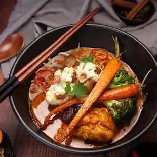 Healthy and Yummy! Roasted vegetables curry noodle soup.