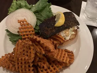 Cricket's Bar & Grill