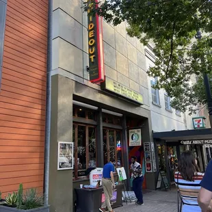 the outside of the restaurant