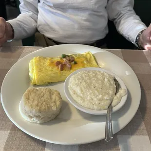 Western Omelette with grits