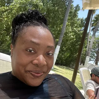 Chennette W.