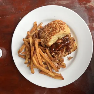 pulled pork sandwich