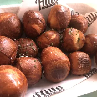 Pretzel bites