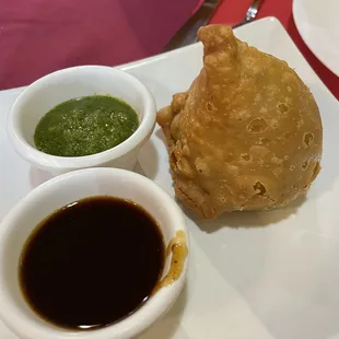 Vegetable Samosa: crispy and soft inside with chutney sauce. Excellent!