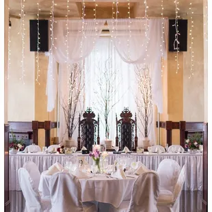 Those chairs though!