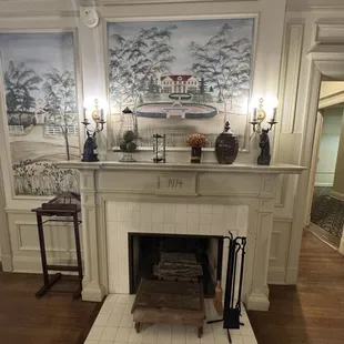 Fireplace in the gentlemen's wing