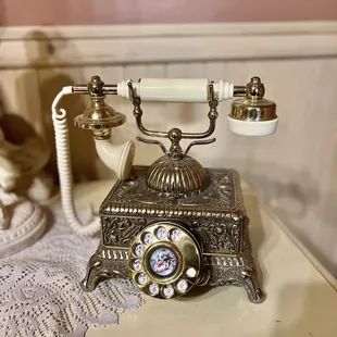 Old-timey phone