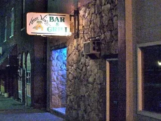 Trade Winds Bar & Grill