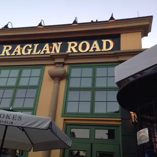 the sign for raglan road