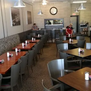 Lunch and Breakfast great local restaurant