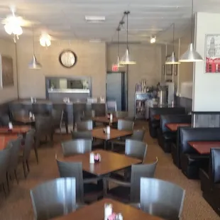 Dinner and lunch till 3am weekends Holiday House