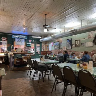 This is just a quick photo of the dining/bar area.