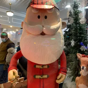 ONE EXAMPLE OF THE HOME BAKERY'S INCREDIBLE WINDOW DISPLAY: THIS IS MADE OUT OF CAKE!