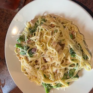 Fettuccini chicken with broccoli