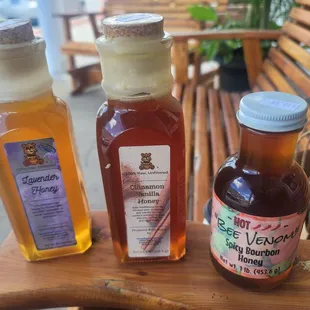 Buy 3 honey jars, get 1 free!