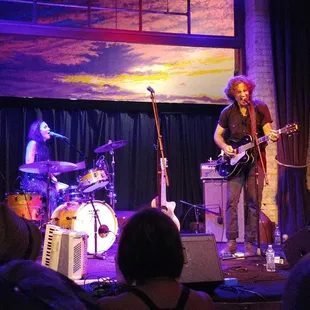 The Smoking Flowers covering the Clash..."go straight to hell boys...."