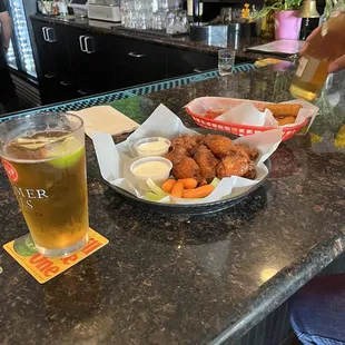 Buffalo wings &amp; mozzarella sticks