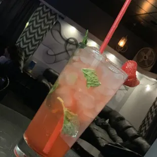 Strawberry mock mojito