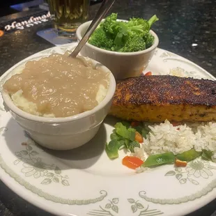 Friday, 8 December 2023 -- Norwegian Salmon ($23) with your choice of 2-sides. My date got broccoli and mashed potatoes as sides