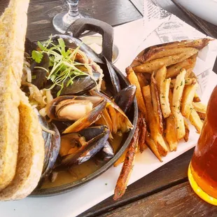 food, oysters and mussels