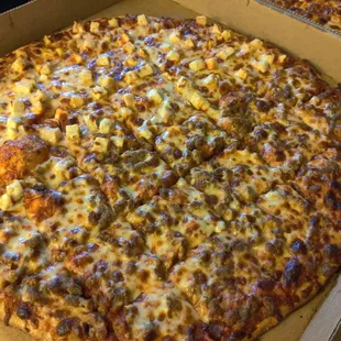 half chicken, half ground beef 18&quot; pizza
