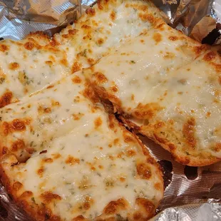 Garlic bread came with no sauce