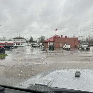 Hot dog shoppe in Warren.