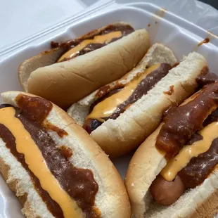 Chili cheese hot dogs