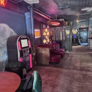 Juke box, darts, and Mariah