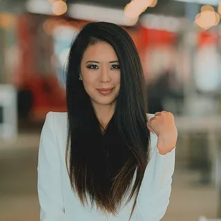 D H.