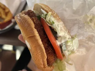 H & W Drive In