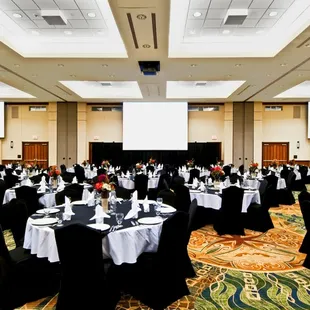 Hotel offers 75,000 sq. ft. of meeting space including 3 ballrooms.