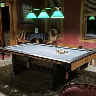 Pool table
