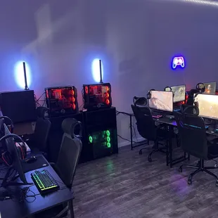 Left side of the main area that also has 4 computers.