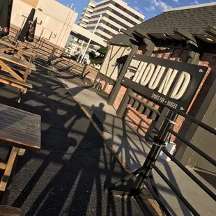 the outside of the restaurant