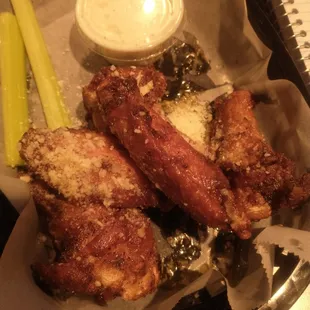 The House Garlic Parmesan Wings (5)