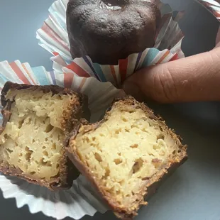 Both caneles