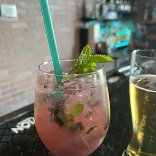 Blackberry fruit spritzer